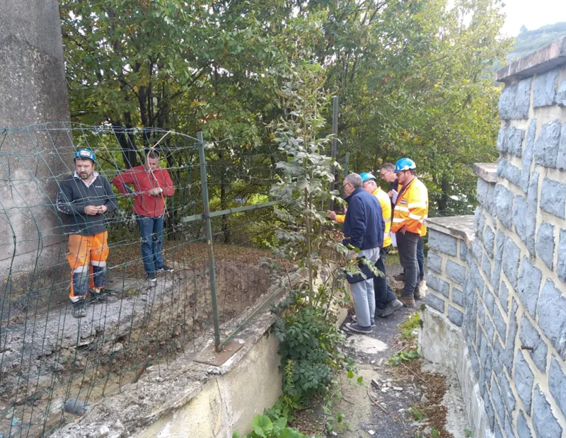 Certains passages méritent une attention particulière pour éviter d'endommager les propriétés.