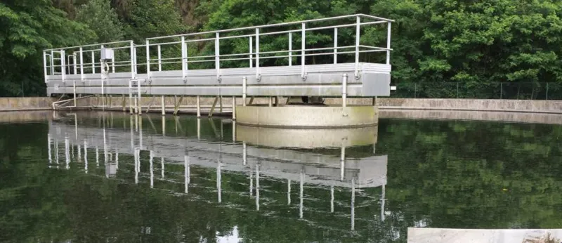 Pont racleur du clarificateur de la station des deux Vireux.